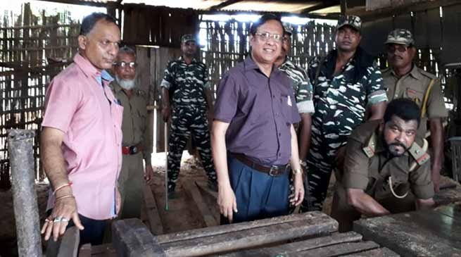 Assam: four illegal Bandsaw mills dismantled in Hailakandi
