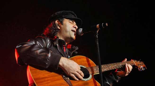 Sikkim: Mohit Chauhan performs for Indian Army at Sherathang